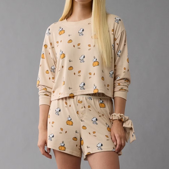 AE Peanuts Fall Plush PJ Set - Picture 2 of 7